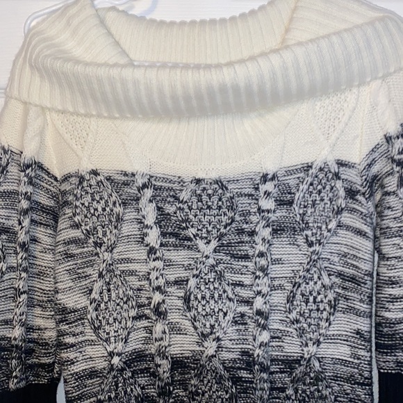 Sweater dress - Picture 2 of 3